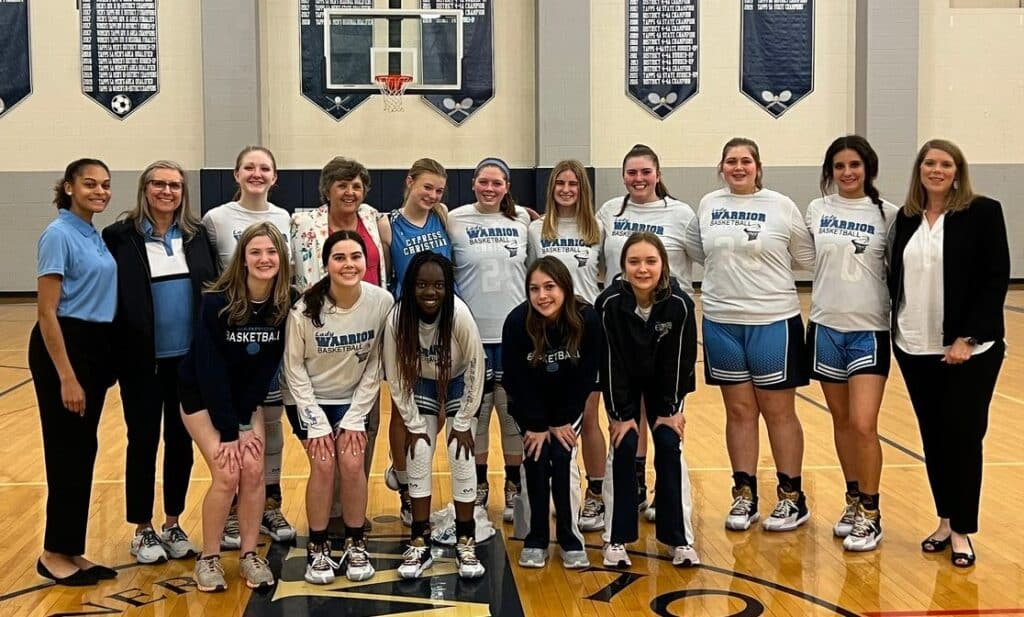 Lady Warriors Basketball Headed to Regionals